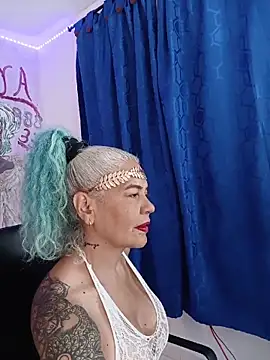 freyadevil333 online show from May 9, 4:28 am