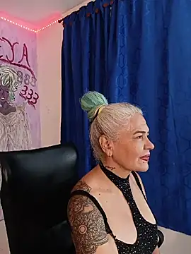 freyadevil333 online show from May 15, 12:50 am