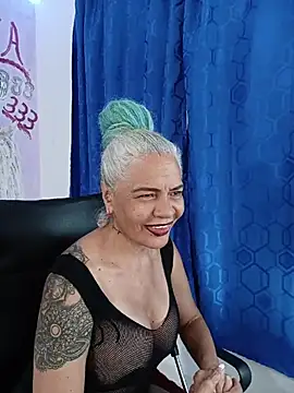 freyadevil333 online show from May 16, 10:36 am