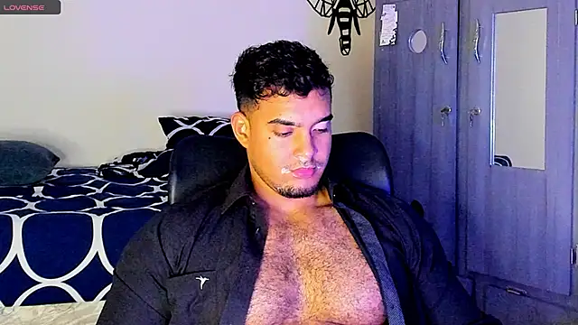 Big furry bear13 online show from February 6, 7:13 am