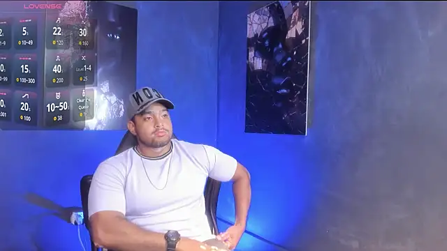 Big furry bear13 online show from September 25, 5:55 am