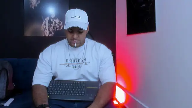 Big furry bear13 online show from November 1, 5:42 am