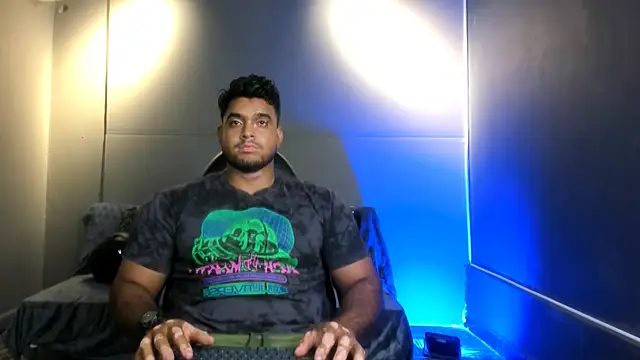 Big furry bear13 online show from December 14, 6:30 am