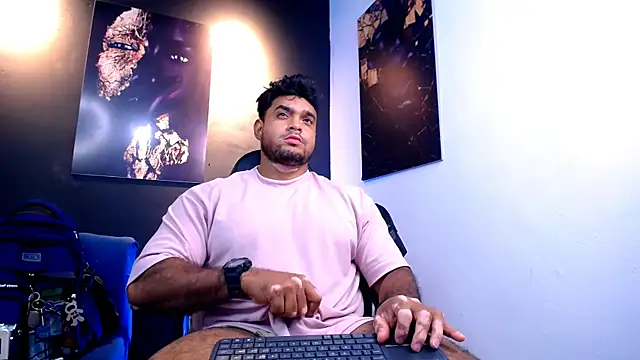 Big furry bear13 online show from December 18, 5:02 am