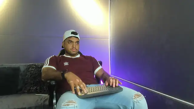 Big furry bear13 online show from December 23, 8:01 am