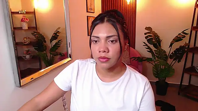 angela santana  online show from December 21, 12:20 am