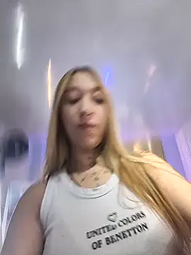 MollyCruz online show from December 20, 10:44 am