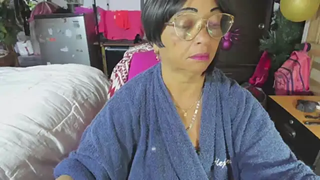 Mrs mommy  online show from November 16, 3:06 pm