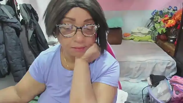 Mrs mommy  online show from May 14, 7:20 pm