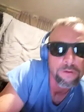 Snapshot of Makemecomin20min chatting on February 2, 9:35 pm Makemecomin20min online show from February 2, 9:35 pm