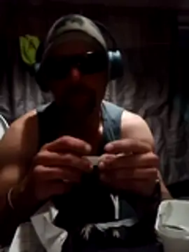 Snapshot of Makemecomin20min chatting on February 15, 1:02 am Makemecomin20min online show from February 15, 1:02 am