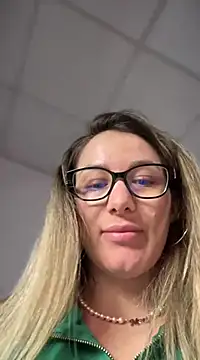 HotXMom online show from December 11, 10:14 am