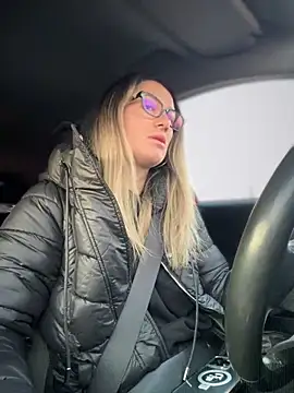 HotXMom online show from December 16, 5:59 am