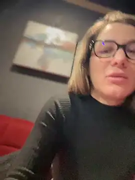 HotXMom online show from December 19, 10:02 am