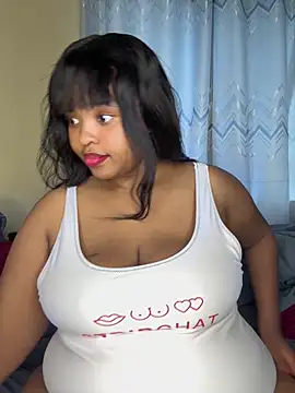 Snapshot of Linahlove chatting on March 18, 8:28 am Linahlove online show from March 18, 8:28 am