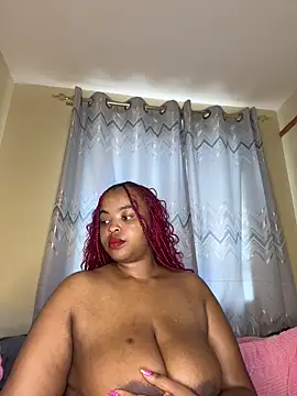 Snapshot of Linahlove chatting on April 11, 8:51 am Linahlove online show from April 11, 8:51 am