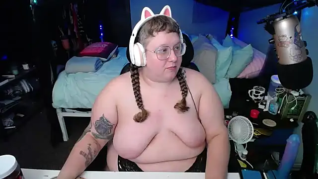 FatVeronica online show from February 16, 8:32 am