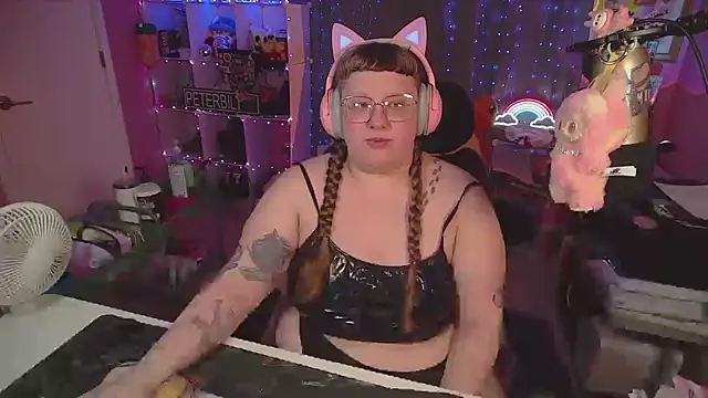 FatVeronica online show from March 21, 5:16 pm