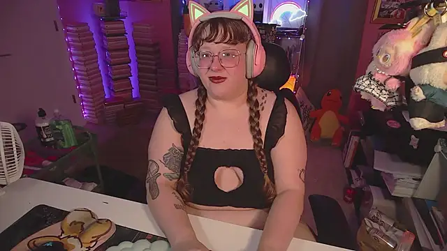 FatVeronica online show from June 24, 2:43 am