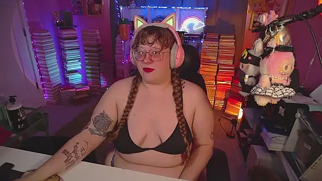 FatVeronica online show from July 8, 5:17 pm