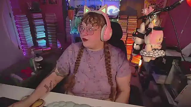 FatVeronica online show from July 12, 5:26 pm