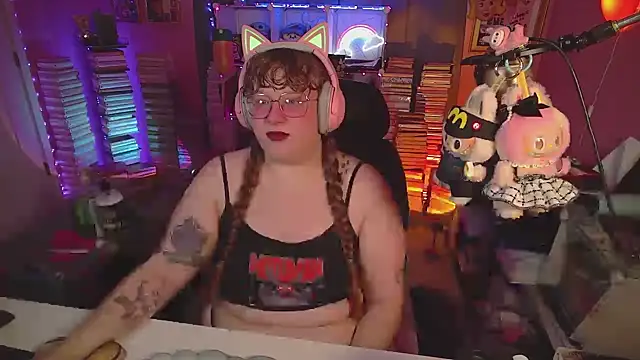 FatVeronica online show from July 31, 6:40 pm