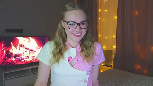 Aurora Golden1 online show from October 11, 7:01 pm