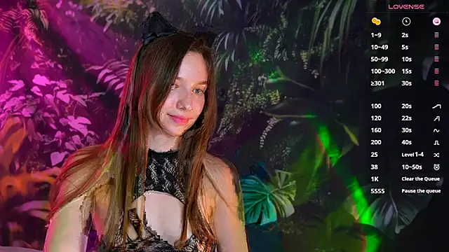 Snapshot of soffy__kisss chatting on March 17, 4:33 pm soffy kisss online show from March 17, 4:33 pm