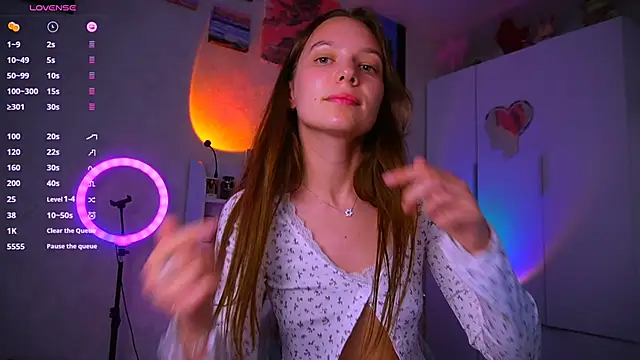 soffy  kisss online show from June 8, 3:12 pm