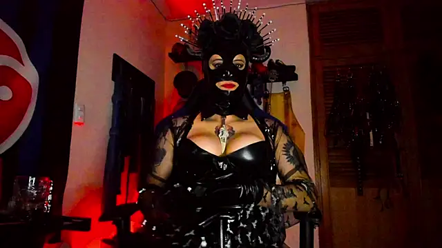 Snapshot of DominatrixBlue chatting on January 24, 5:21 pm DominatrixBlue online show from January 24, 5:21 pm