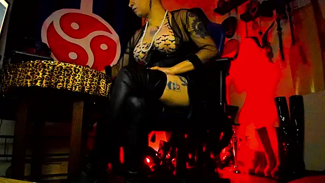 Snapshot of DominatrixBlue chatting on February 10, 5:41 pm DominatrixBlue online show from February 10, 5:41 pm
