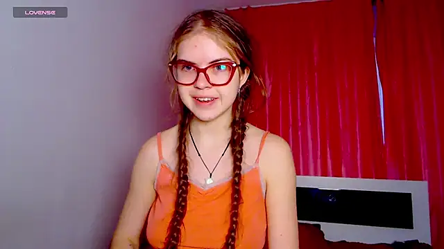 Snapshot of Sarah_HS chatting on January 17, 11:17 am Sarah HS online show from January 17, 11:17 am
