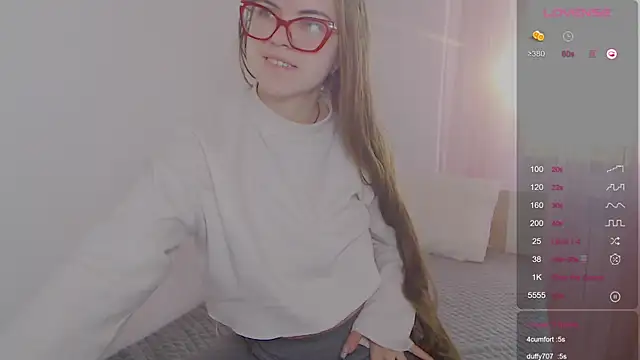 Snapshot of Sarah_HS chatting on March 22, 12:30 pm Sarah HS online show from March 22, 12:30 pm