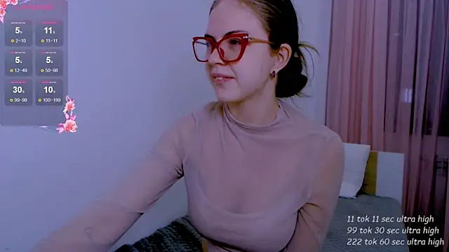 Snapshot of Sarah_HS chatting on May 13, 6:38 pm Sarah HS online show from May 13, 6:38 pm