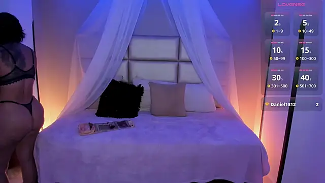 Snapshot of kristen_kassi chatting on October 15, 7:47 pm kristen kassi online show from October 15, 7:47 pm