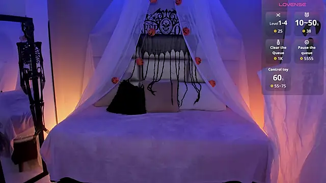 Snapshot of kristen_kassi chatting on October 16, 10:00 pm kristen kassi online show from October 16, 10:00 pm