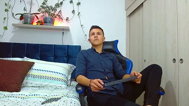 Snapshot of flint_ryan chatting on January 31, 10:41 pm flint ryan online show from January 31, 10:41 pm