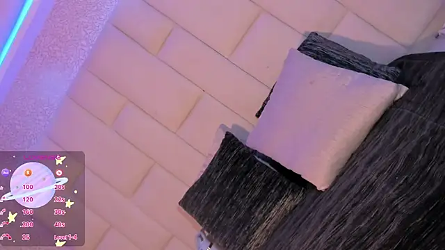 Summer walkerr online show from January 8, 1:02 pm