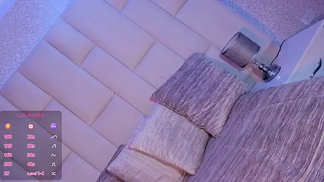 Summer walkerr online show from March 28, 1:00 pm