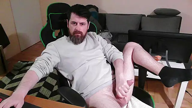 Snapshot of DickStaza chatting on April 29, 9:21 pm DickStaza online show from April 29, 9:21 pm