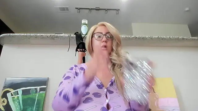 Paisleehaze online show from October 2, 6:48 pm