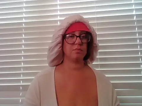 Paisleehaze online show from December 5, 6:26 pm