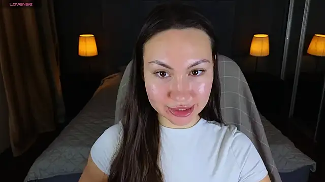 GIGI BENNET online show from December 4, 5:27 am