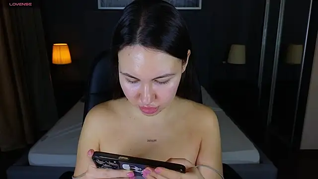 GIGI BENNET online show from December 14, 8:23 am