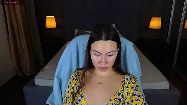 GIGI BENNET online show from December 16, 5:17 am