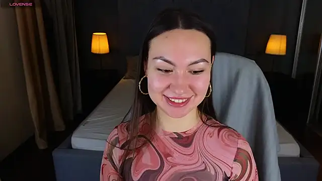 GIGI BENNET online show from December 19, 8:23 am