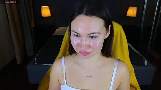 GIGI BENNET online show from December 22, 5:34 am