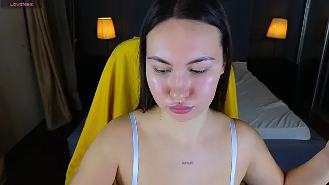 GIGI BENNET online show from December 26, 5:47 am