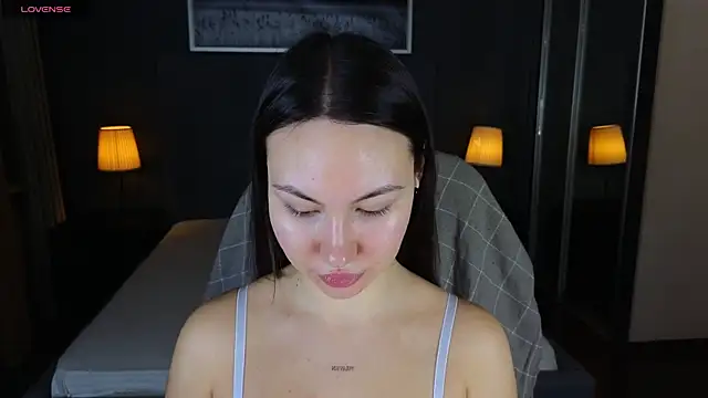 GIGI BENNET online show from January 2, 5:46 am