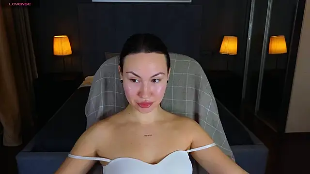 GIGI BENNET online show from January 4, 8:28 am